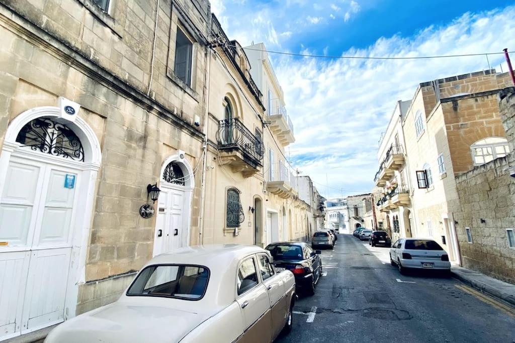 Free Breakfast, Pool, Spacious Aircon Hideaway Leilighet Mosta Eksteriør bilde