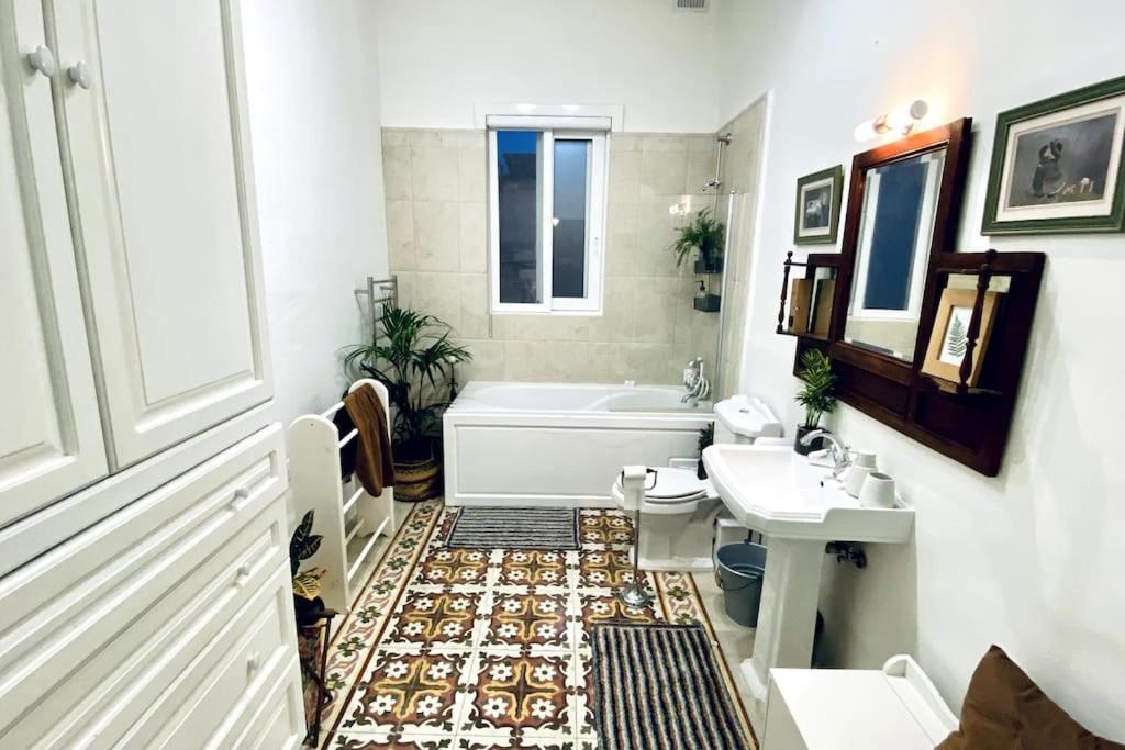 Free Breakfast, Pool, Spacious Aircon Hideaway Leilighet Mosta Eksteriør bilde