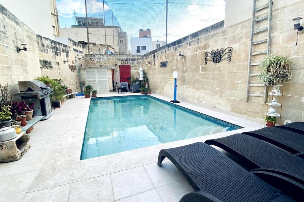 Free Breakfast, Pool, Spacious Aircon Hideaway Leilighet Mosta Eksteriør bilde