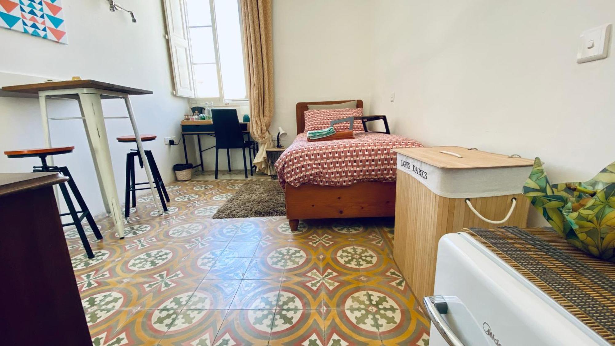 Free Breakfast, Pool, Spacious Aircon Hideaway Leilighet Mosta Eksteriør bilde