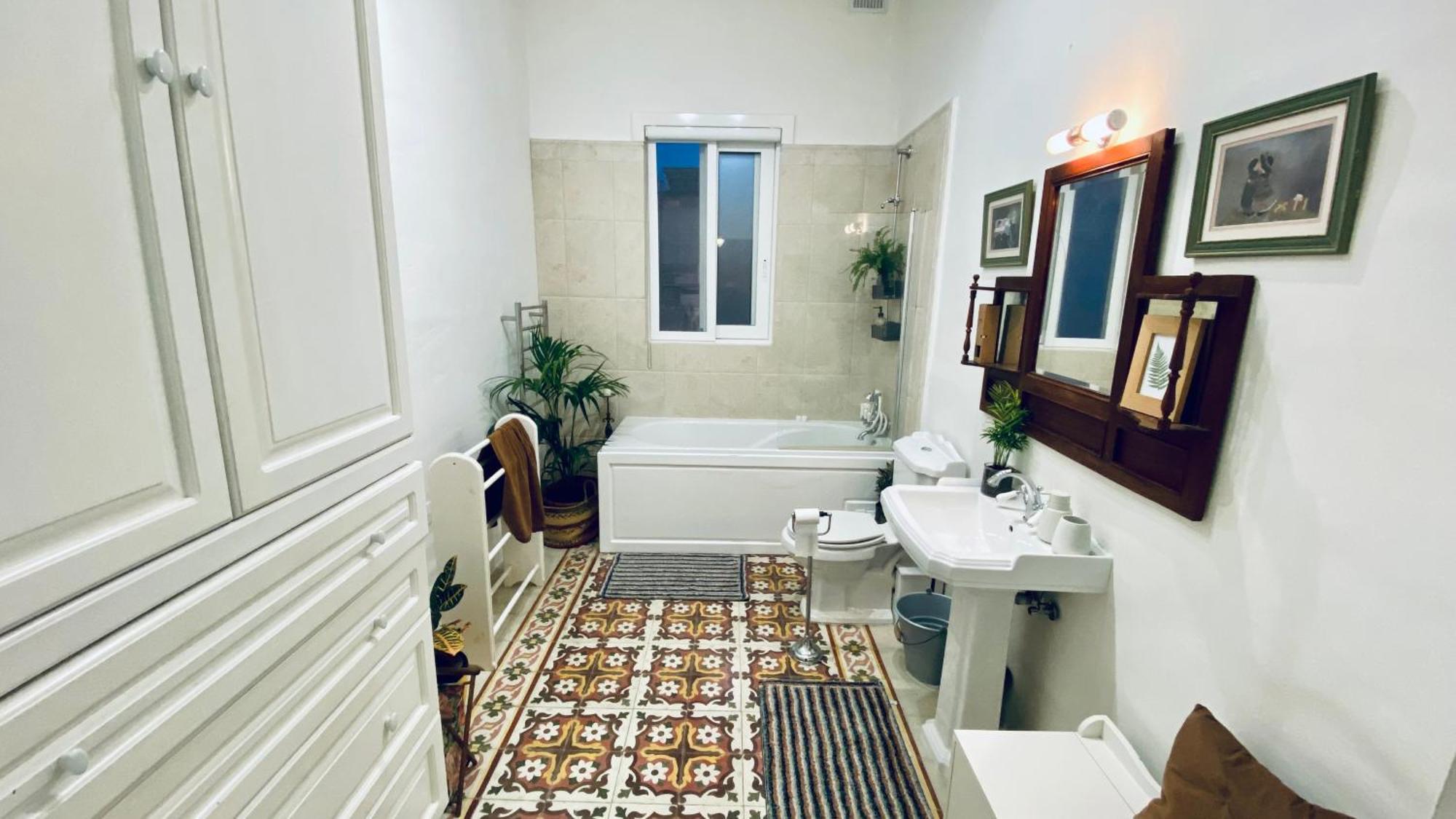 Free Breakfast, Pool, Spacious Aircon Hideaway Leilighet Mosta Eksteriør bilde