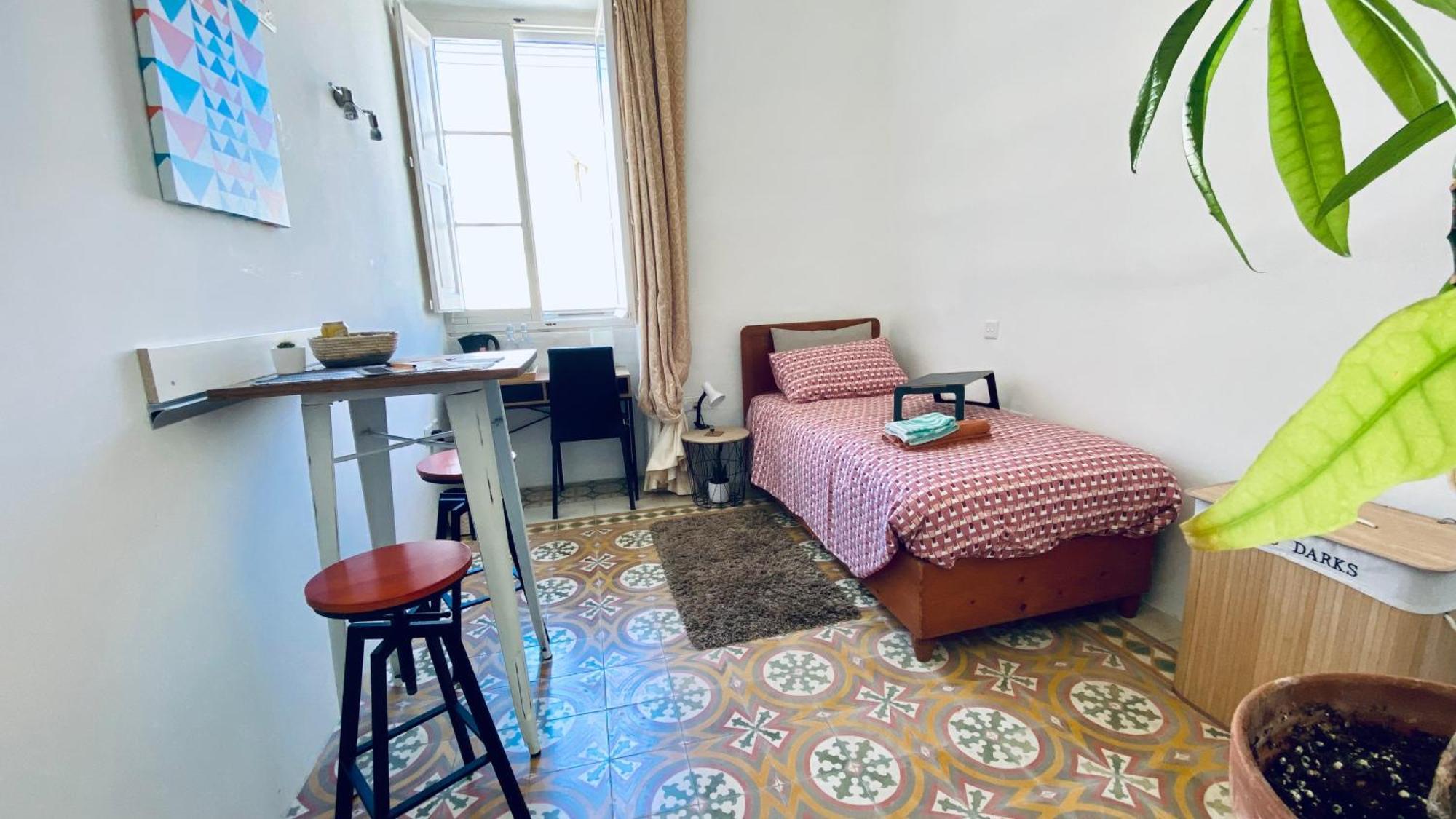 Free Breakfast, Pool, Spacious Aircon Hideaway Leilighet Mosta Eksteriør bilde